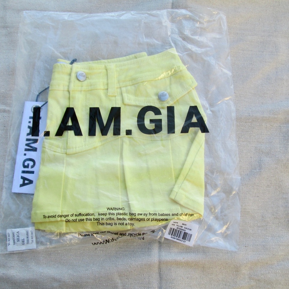 I A M GIA "TARYN" Short  Short Skirt, Yellow XXS New,  Sealed Package all Tags!